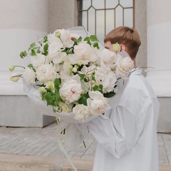 Букет Букет с белыми пионами купить в Барнауле