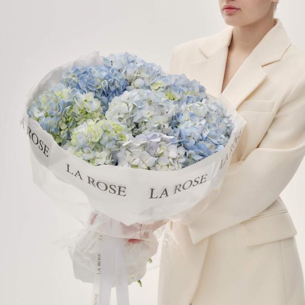 Букет Монобукет из голубых гортензий купить в Барнауле