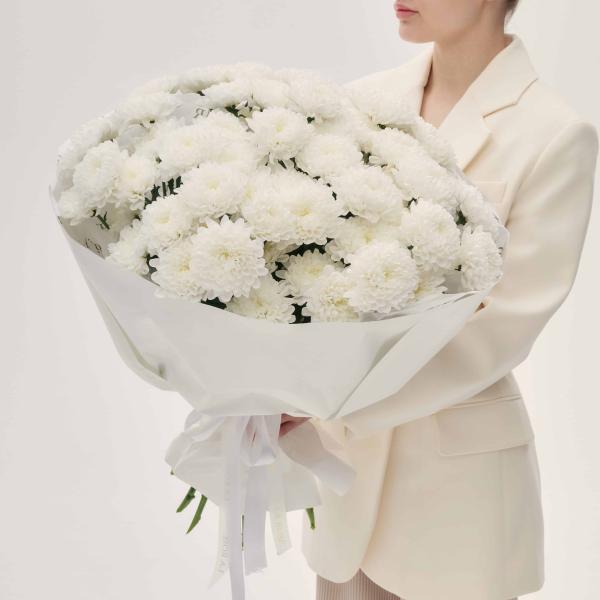 Монобукет из белой кустовой хризантемы купить в Барнауле