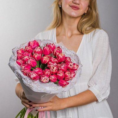 Букет Французские махровые малиновые тюльпаны купить в Барнауле